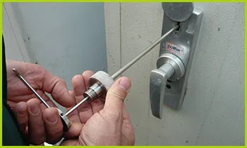 Expert Locksmith Services Kansas City, MO 816-826-3122 Expert Locksmith Services Kansas City, MO 816-826-3122 - 15-emergency-locksmiths